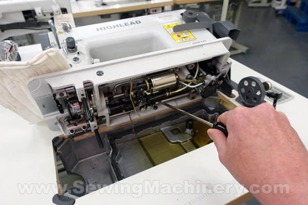 Sewing Machine Mechanic technician