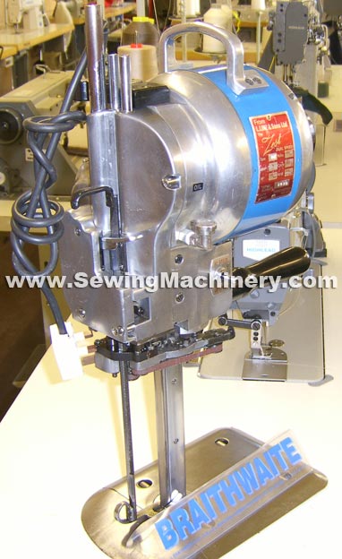 Dual speed cloth cutting machine